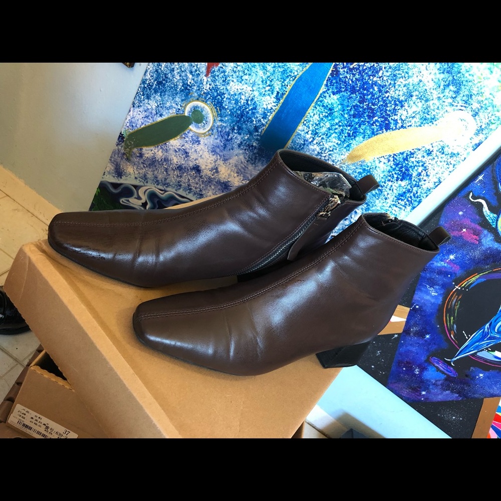 Square toe chunky heel boots